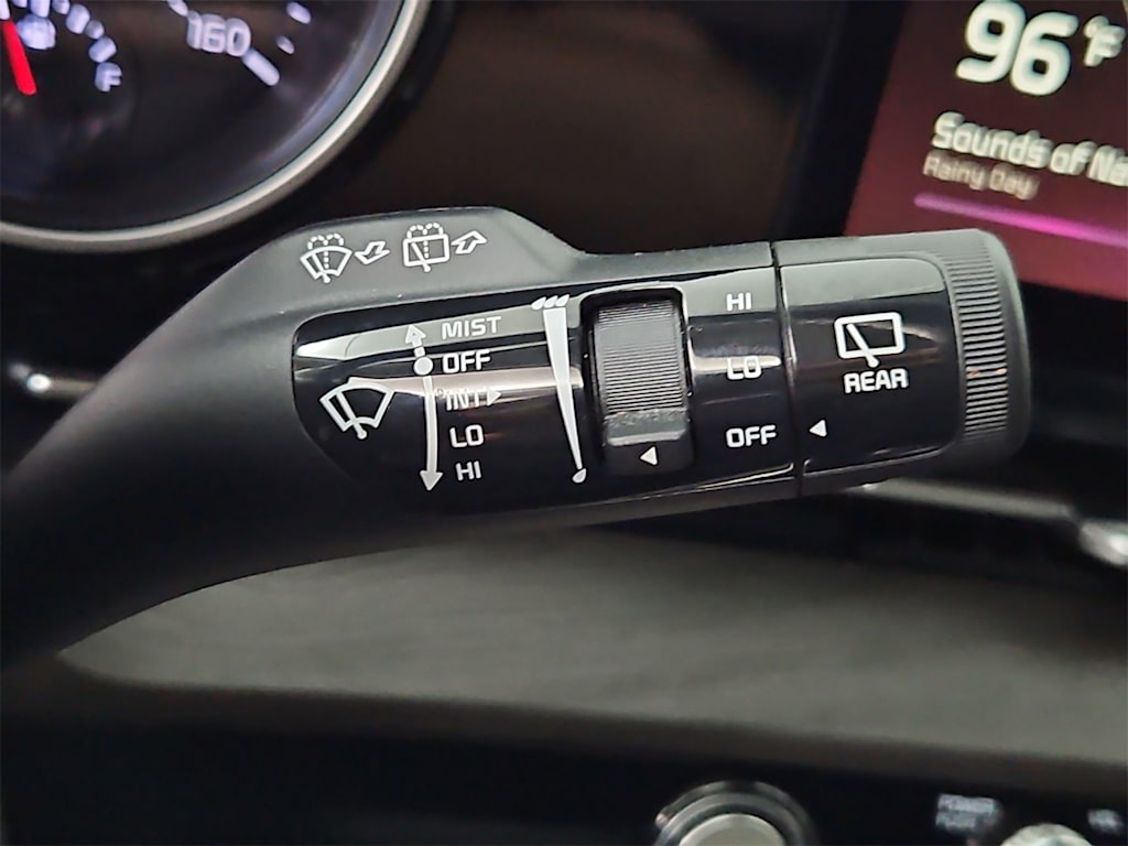 2022 Kia Carnival EX 17