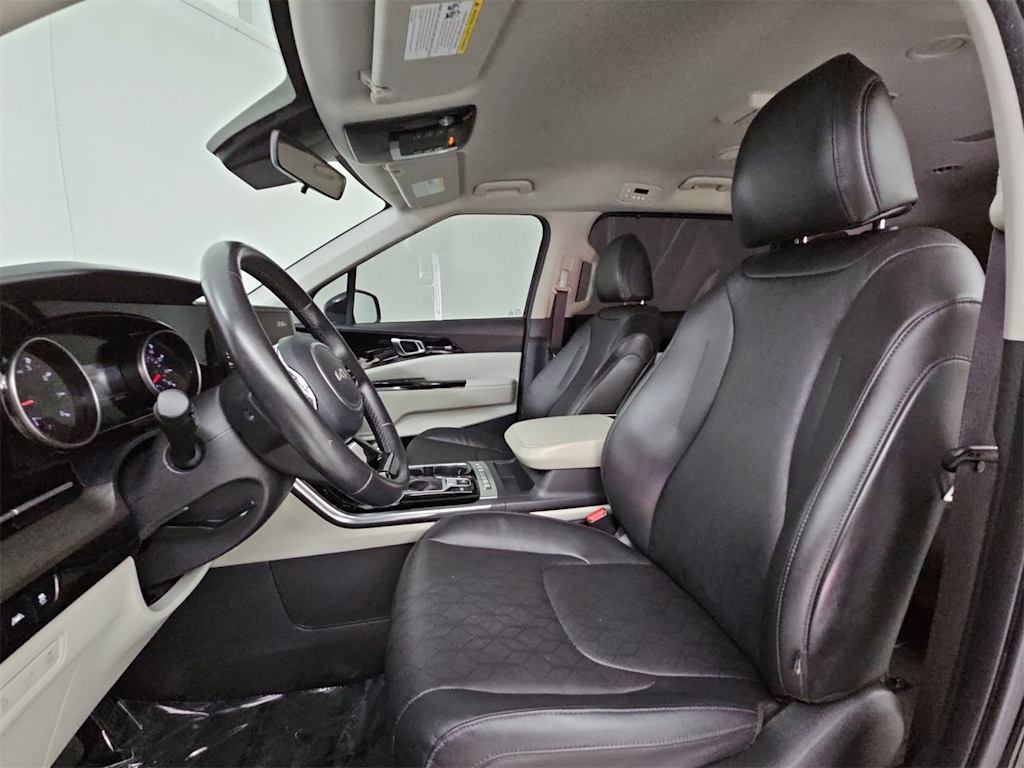 2022 Kia Carnival EX 11
