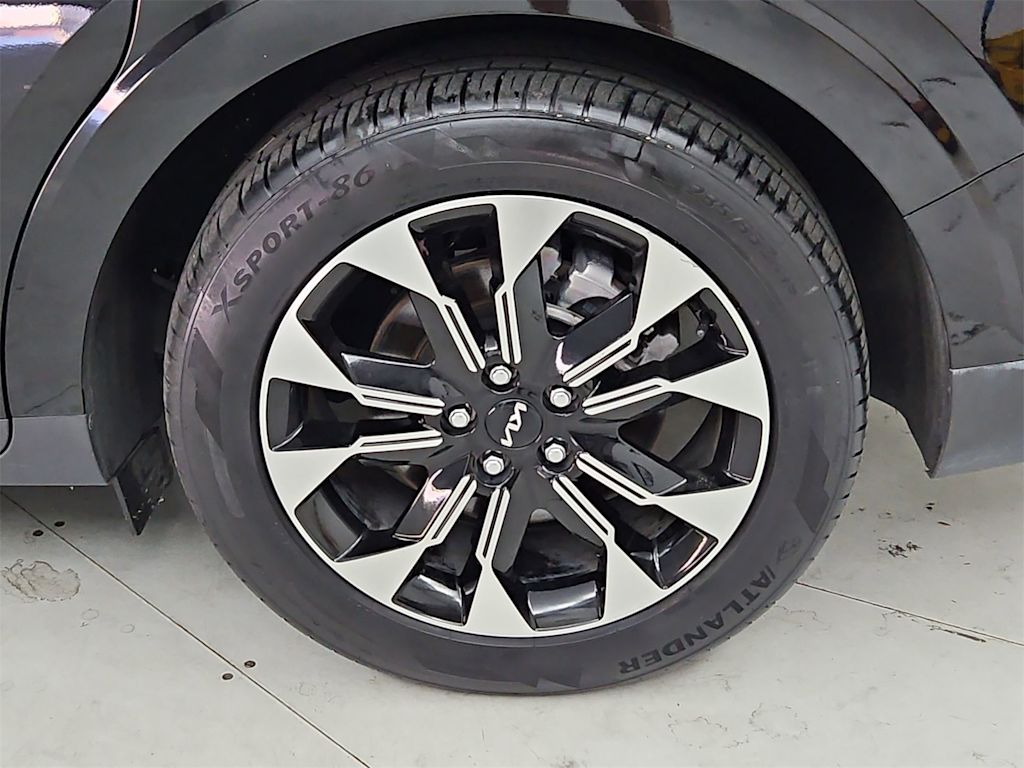2022 Kia Carnival EX 8