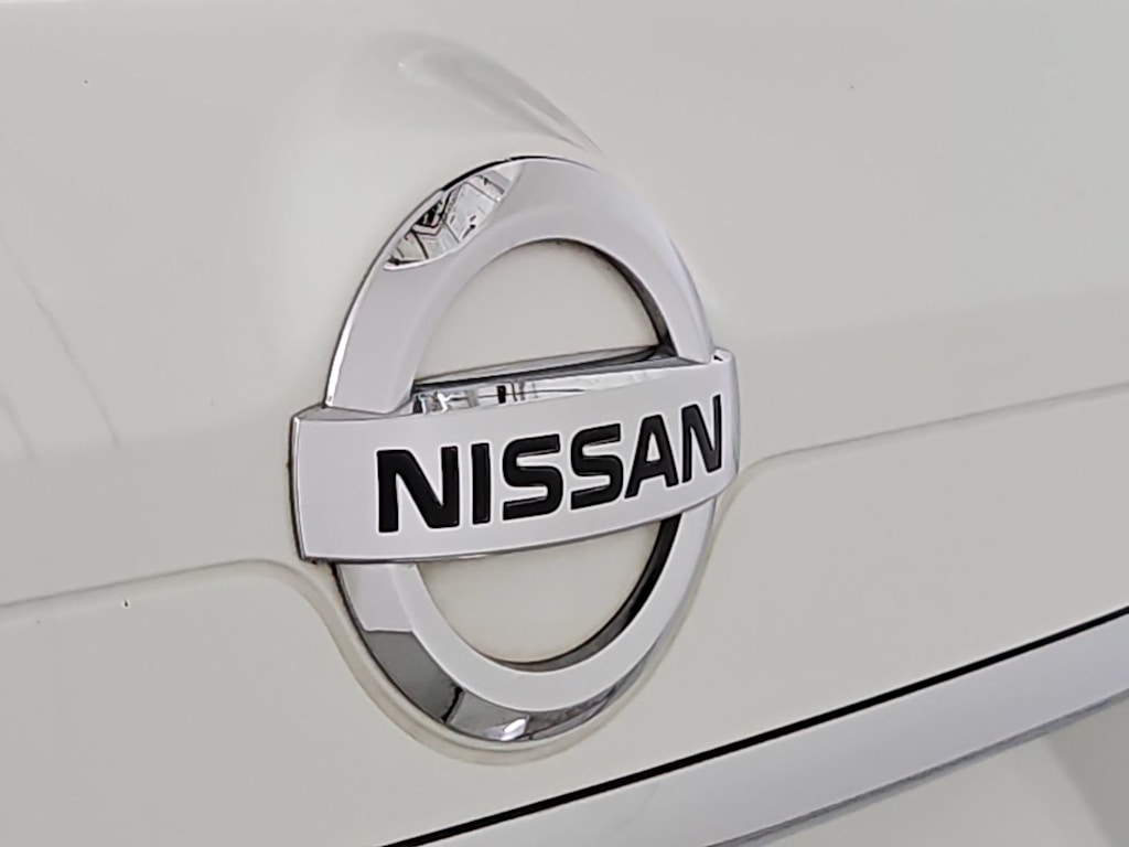 Thumbnail: 2017 Nissan Rogue - 7