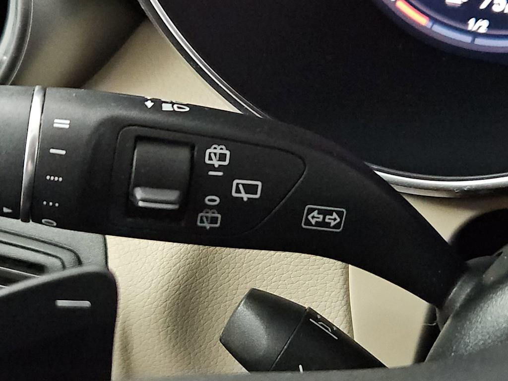 Thumbnail: 2022 Mercedes-Benz GLC - 33