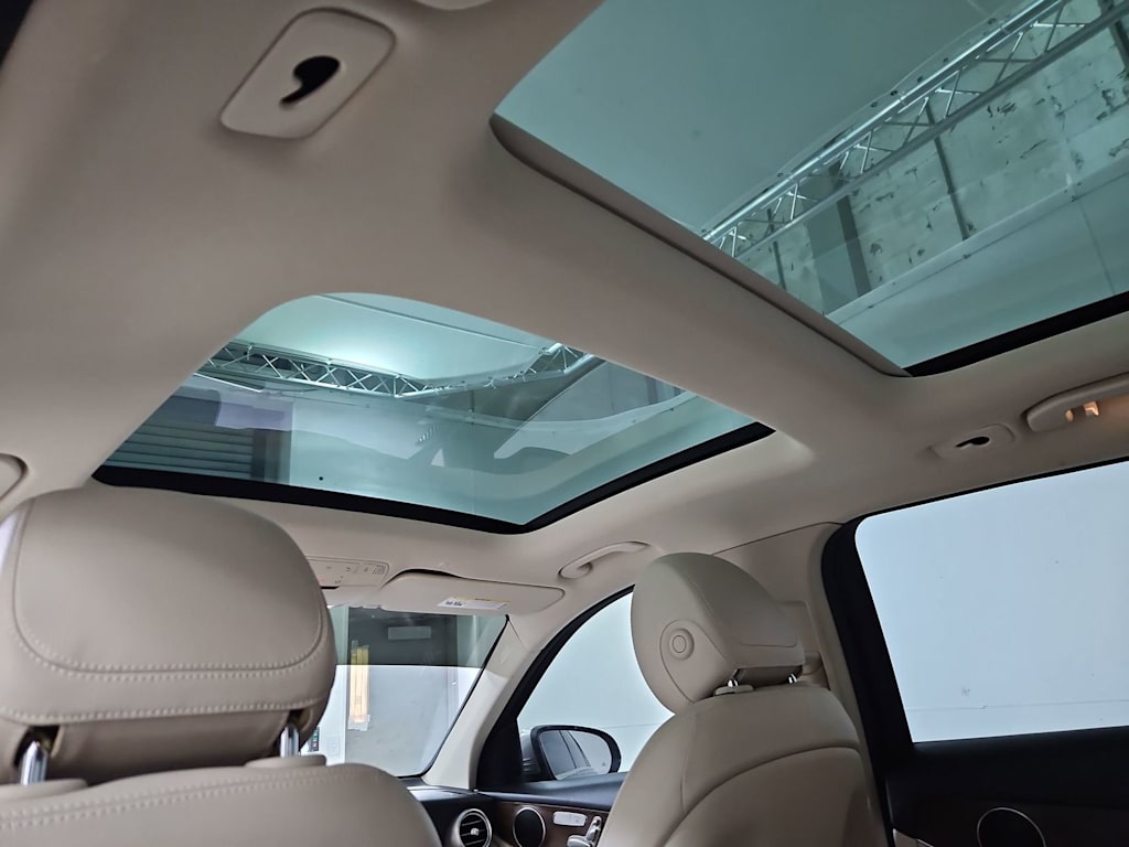 Thumbnail: 2022 Mercedes-Benz GLC - 30