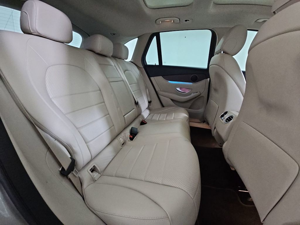 Thumbnail: 2022 Mercedes-Benz GLC - 29