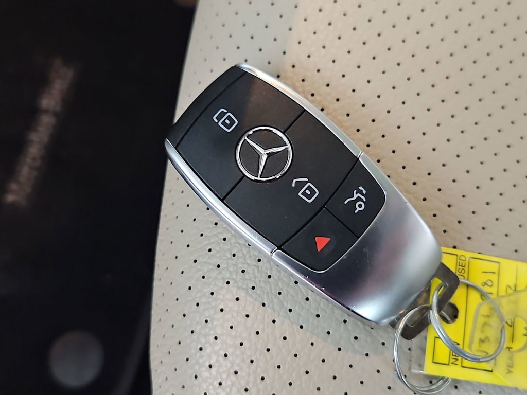 Thumbnail: 2022 Mercedes-Benz GLC - 19