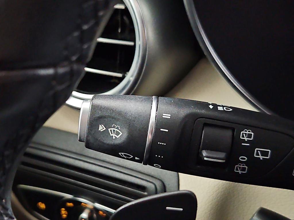 Thumbnail: 2022 Mercedes-Benz GLC - 16