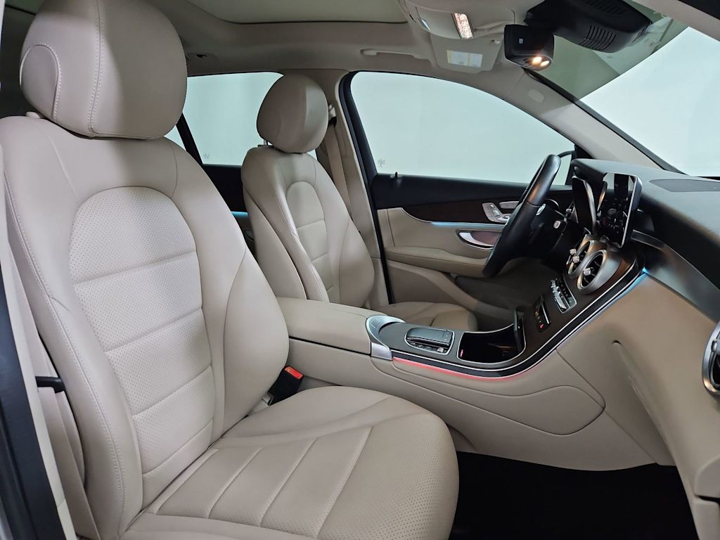 Thumbnail: 2022 Mercedes-Benz GLC - 12