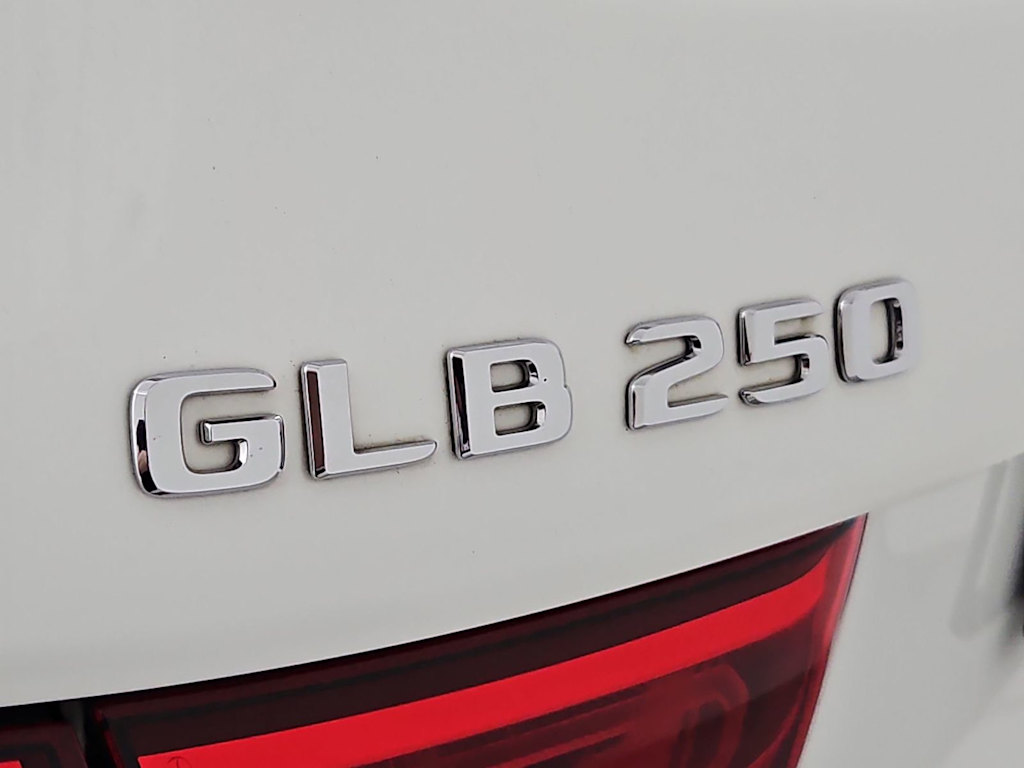 Thumbnail: 2020 Mercedes-Benz GLB - 23
