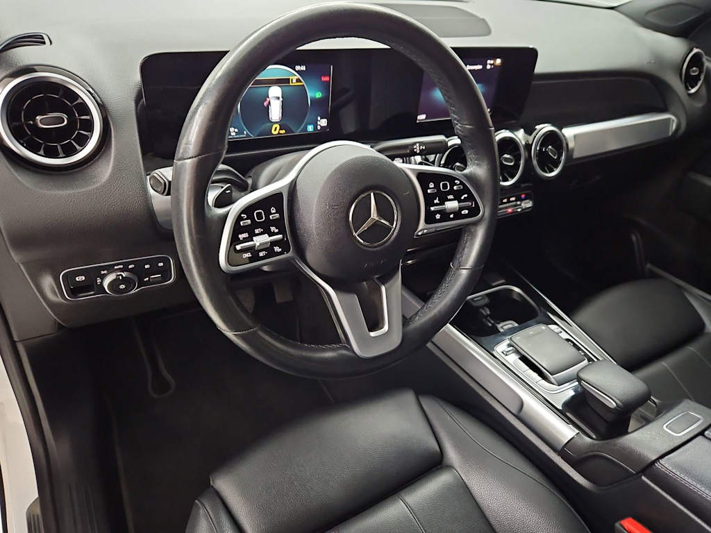 Thumbnail: 2020 Mercedes-Benz GLB - 2