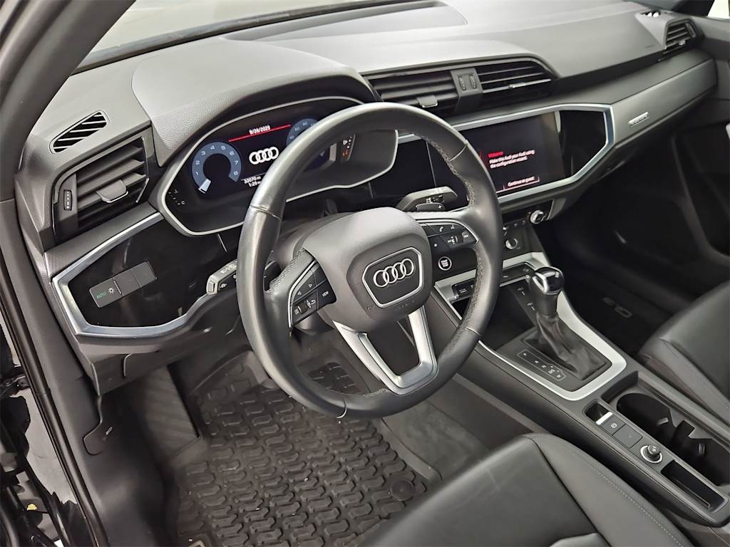 Thumbnail: 2022 Audi Q3 - 2