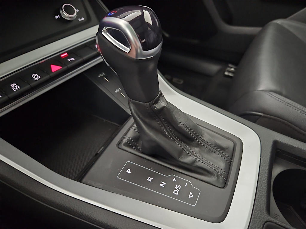 Thumbnail: 2022 Audi Q3 - 16