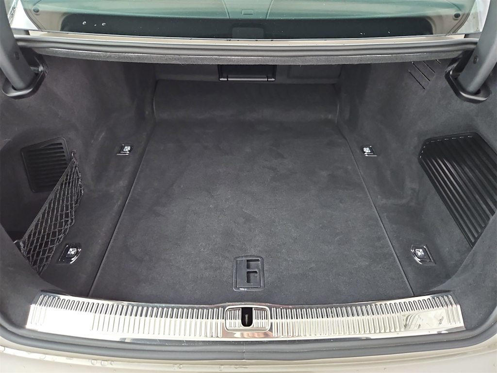 Thumbnail: 2020 Audi A8 - 18