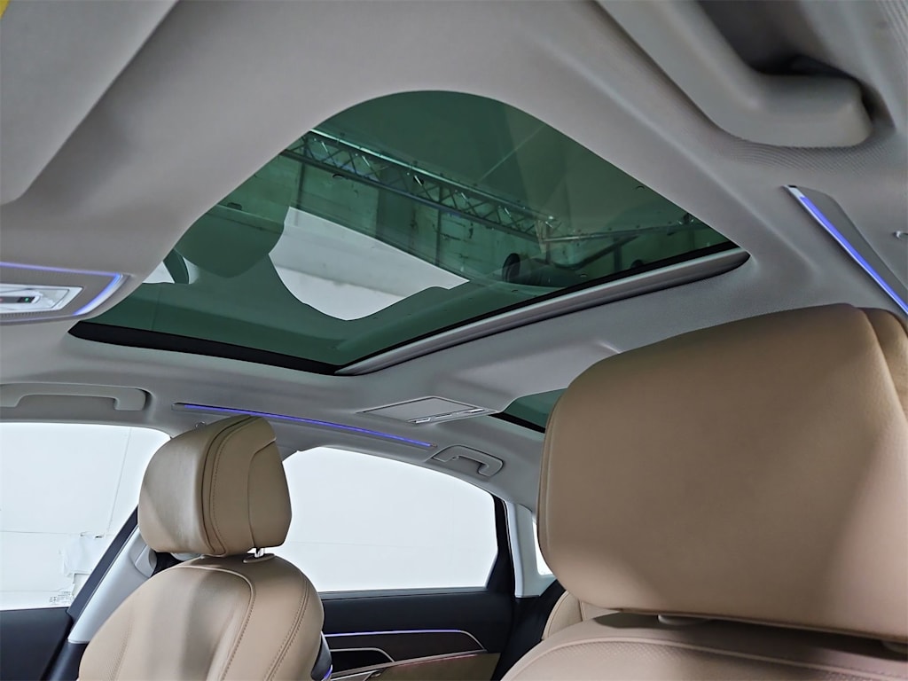 Thumbnail: 2020 Audi A8 - 27