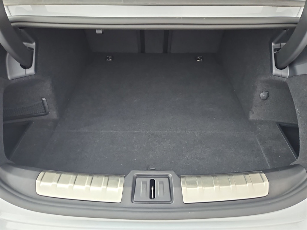 Thumbnail: 2023 Audi e-tron GT - 17