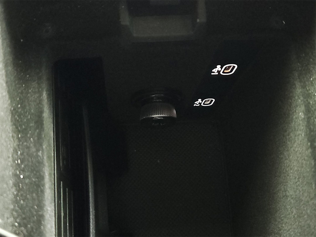 Thumbnail: 2023 Audi e-tron GT - 16