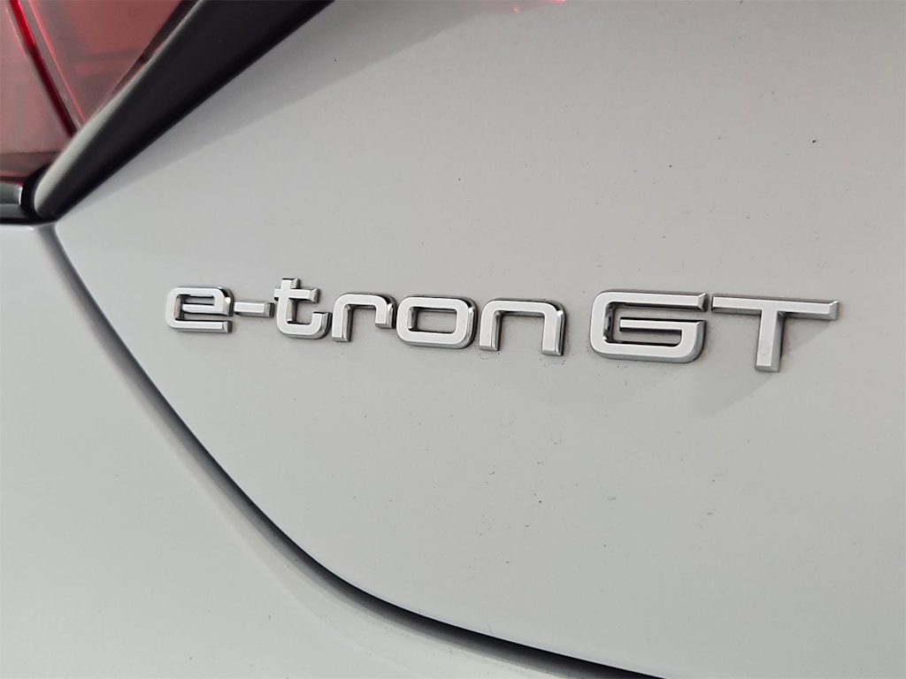 Thumbnail: 2023 Audi e-tron GT - 7