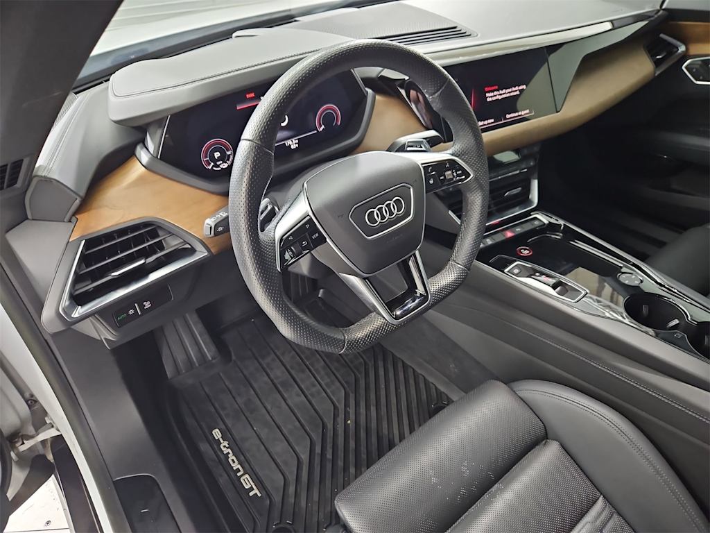 Thumbnail: 2023 Audi e-tron GT - 2