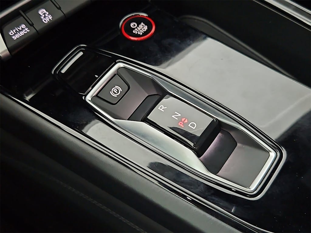 Thumbnail: 2023 Audi e-tron GT - 15