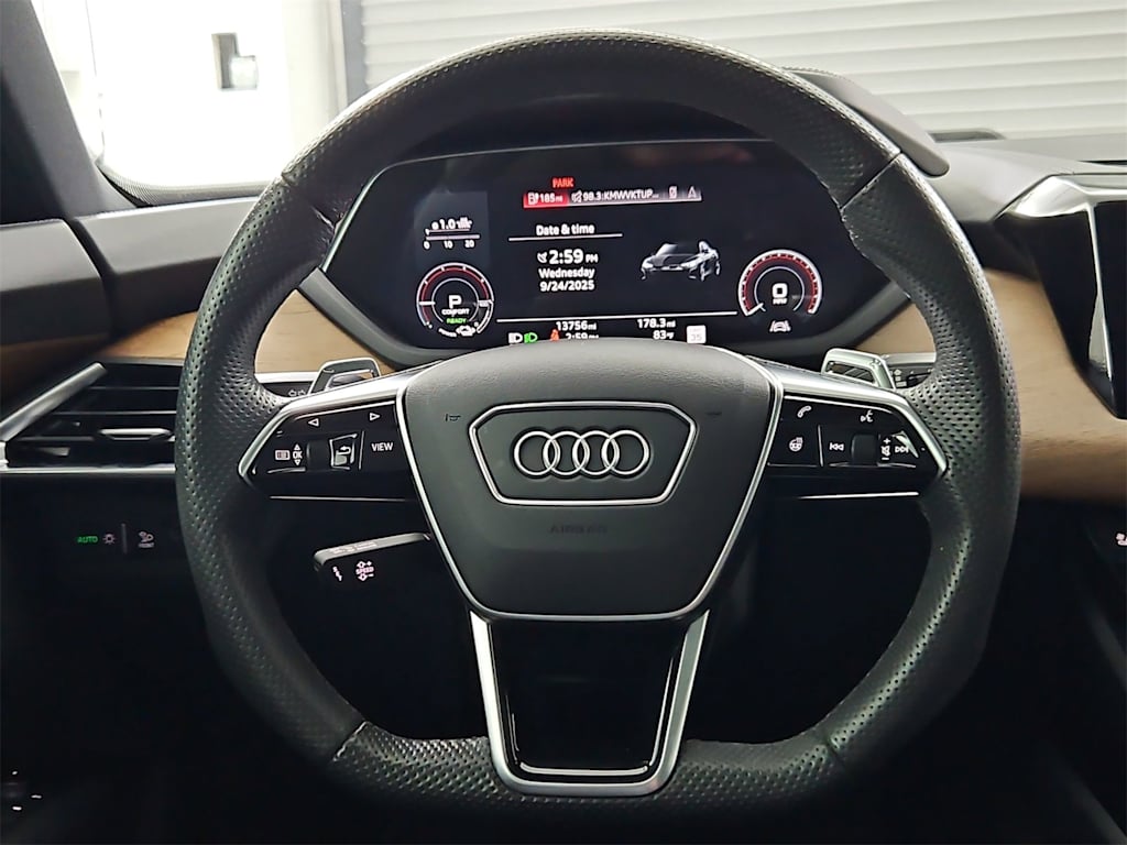 Thumbnail: 2023 Audi e-tron GT - 13