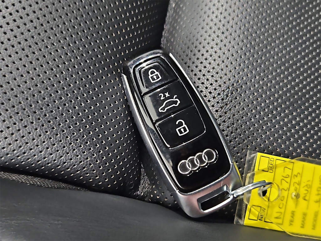 Thumbnail: 2023 Audi e-tron GT - 18