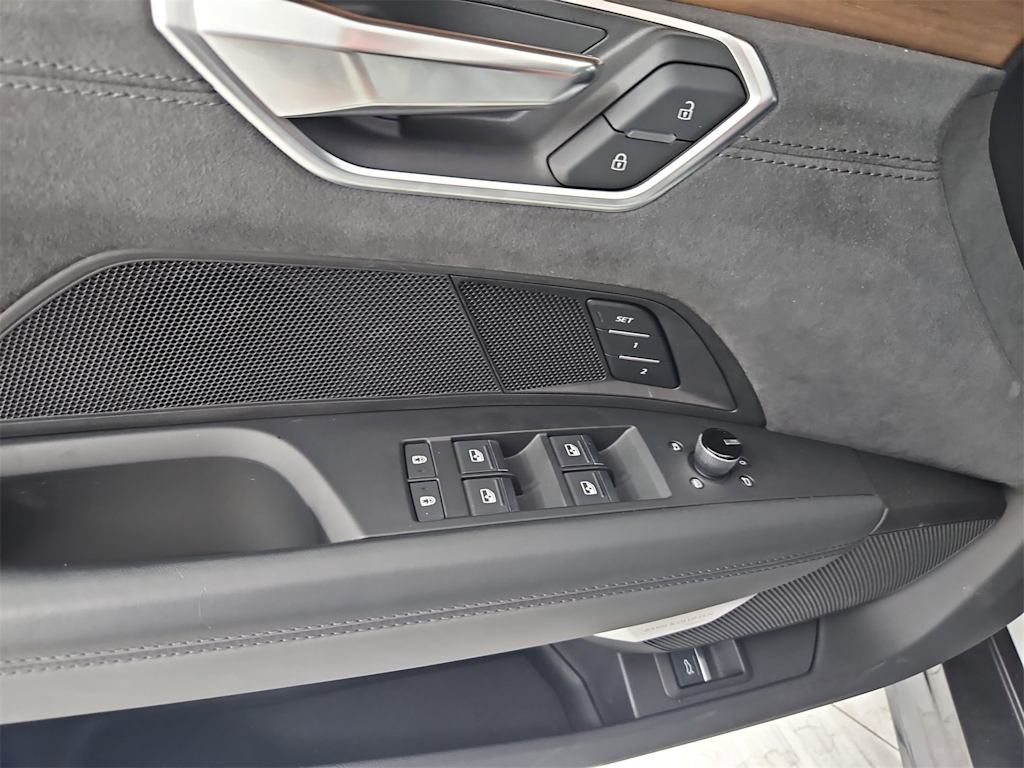 Thumbnail: 2023 Audi e-tron GT - 26