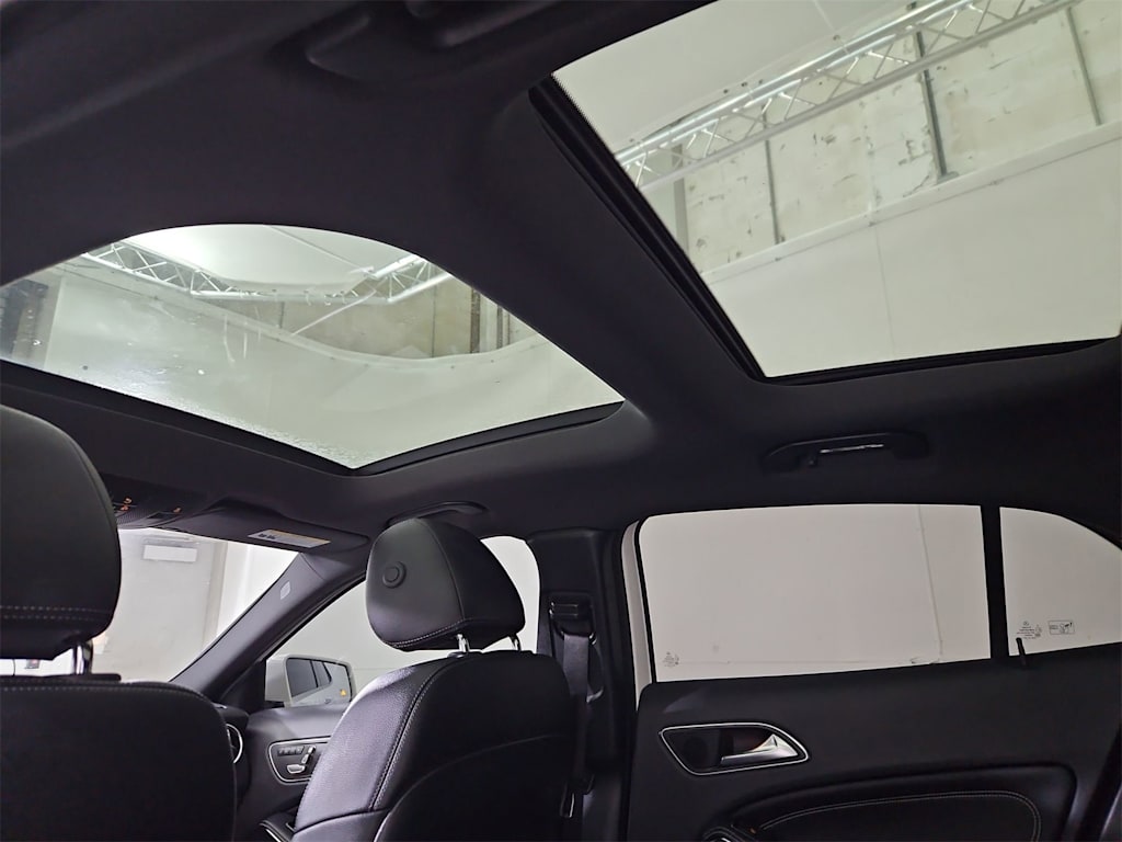 Thumbnail: 2018 Mercedes-Benz GLA - 29