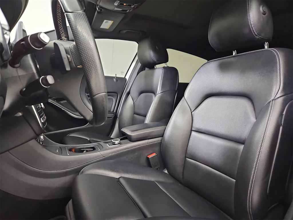 Thumbnail: 2018 Mercedes-Benz GLA - 11