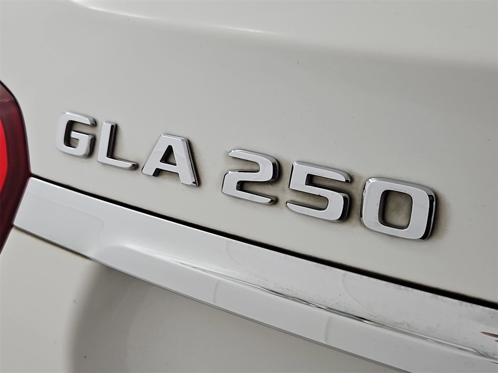 Thumbnail: 2018 Mercedes-Benz GLA - 25