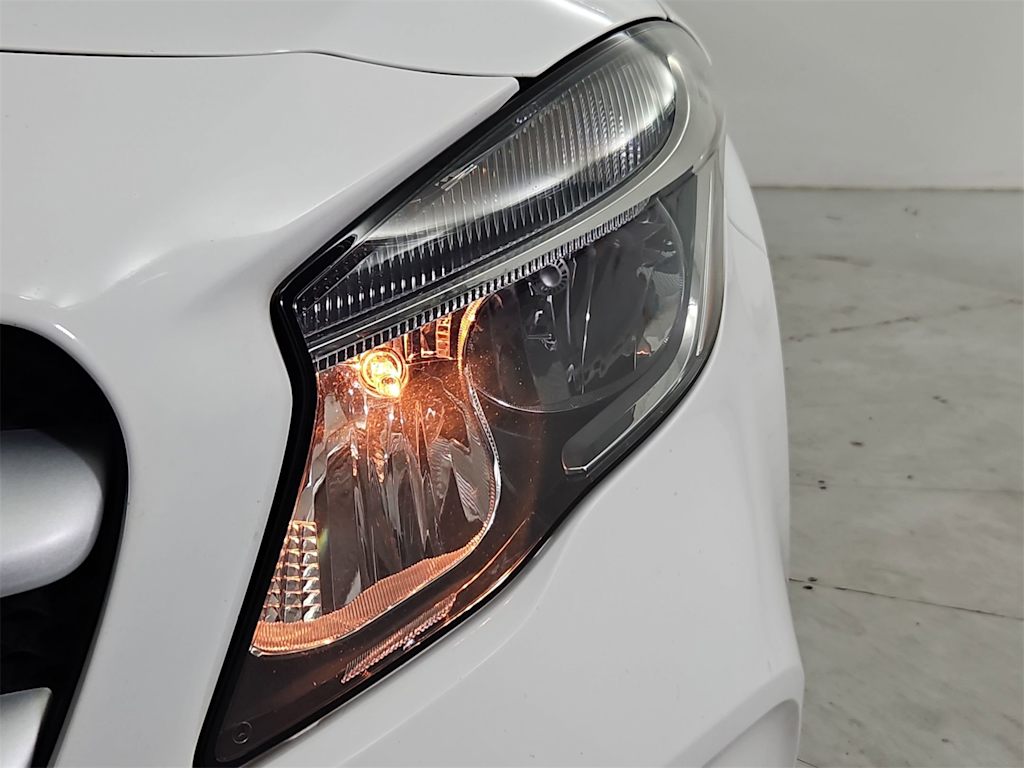 Thumbnail: 2018 Mercedes-Benz GLA - 24