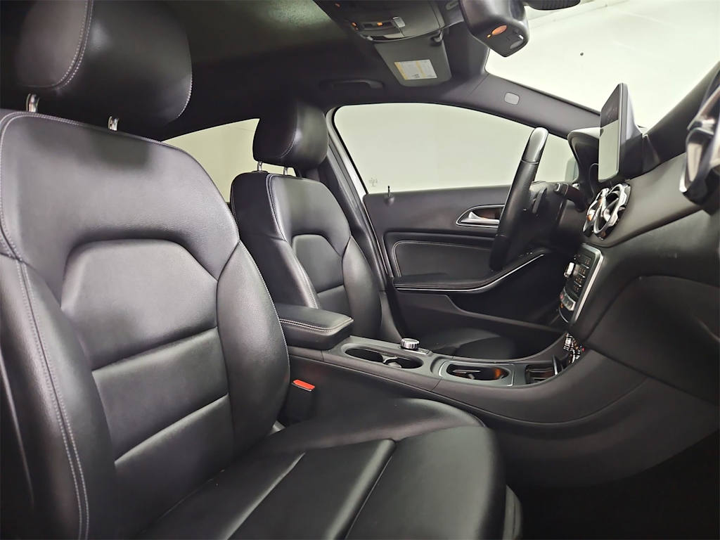 Thumbnail: 2018 Mercedes-Benz GLA - 30