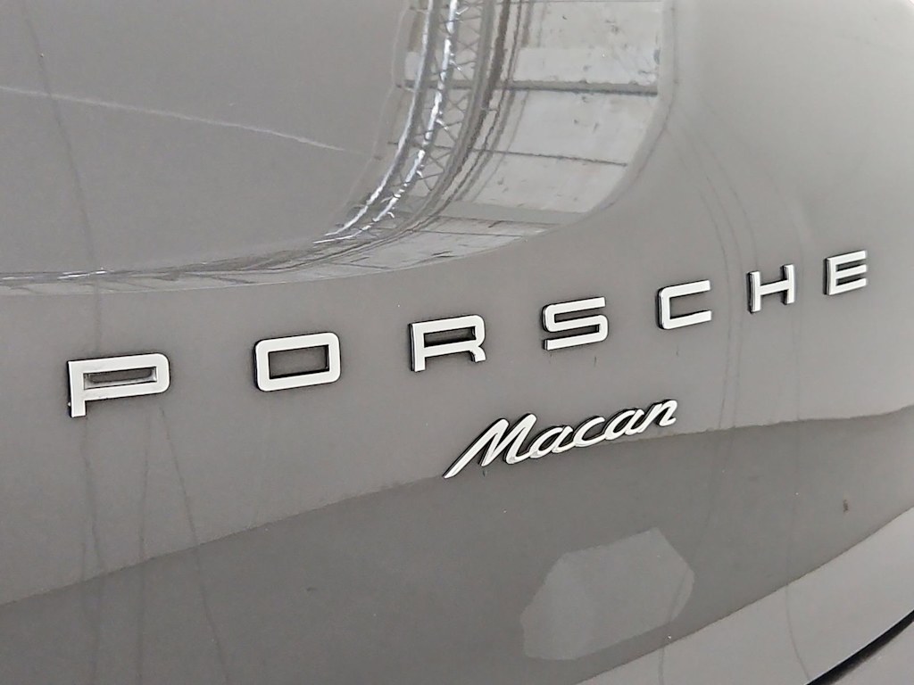 Thumbnail: 2018 Porsche Macan - 25