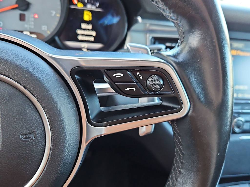 Thumbnail: 2016 Porsche Macan - 31