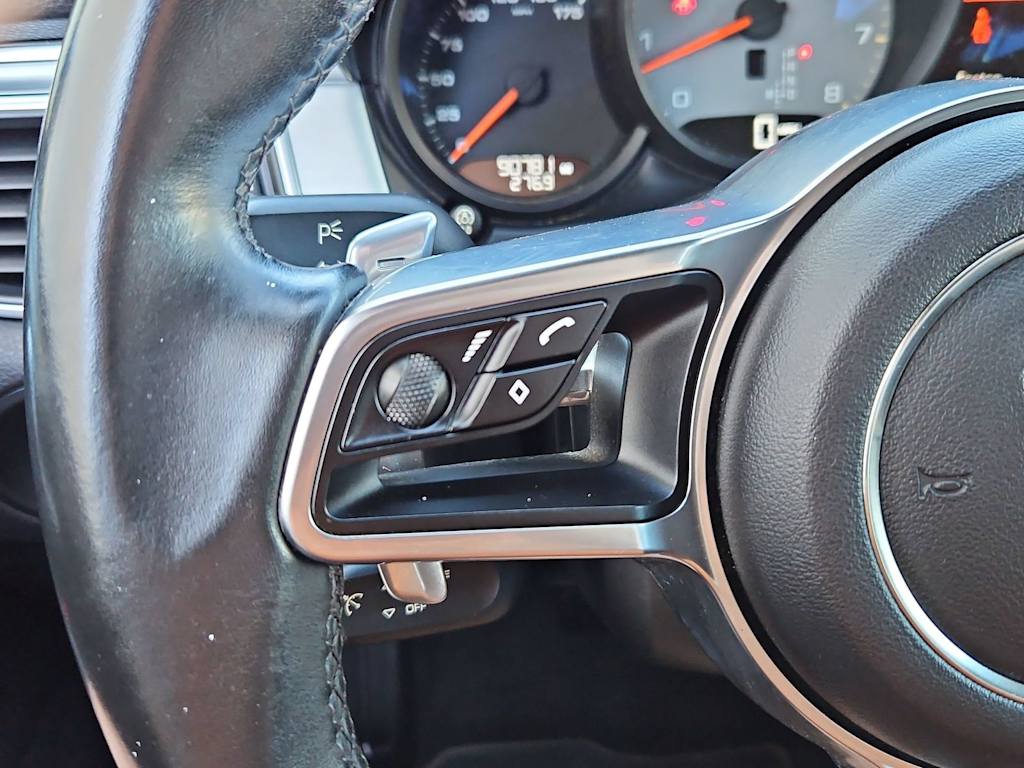 Thumbnail: 2016 Porsche Macan - 30
