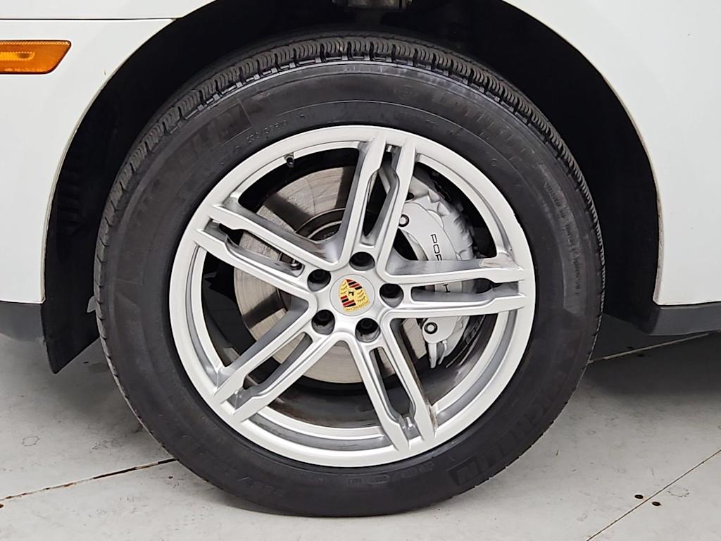 Thumbnail: 2016 Porsche Macan - 8