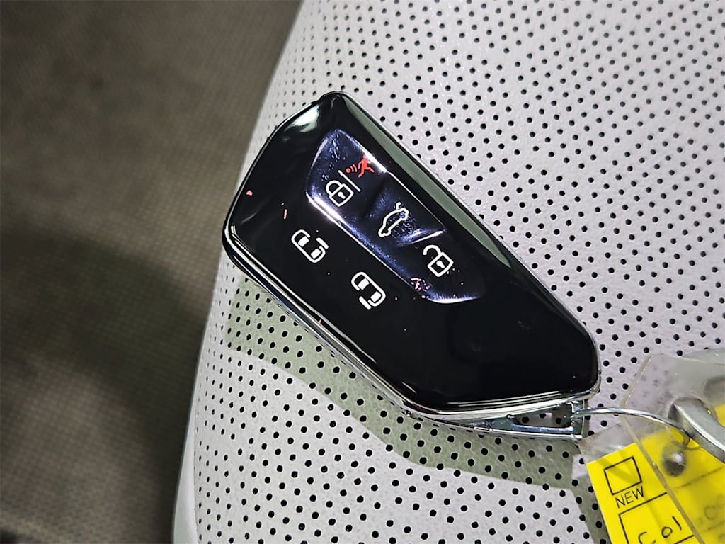 Thumbnail: 2025 Volkswagen ID.Buzz - 15