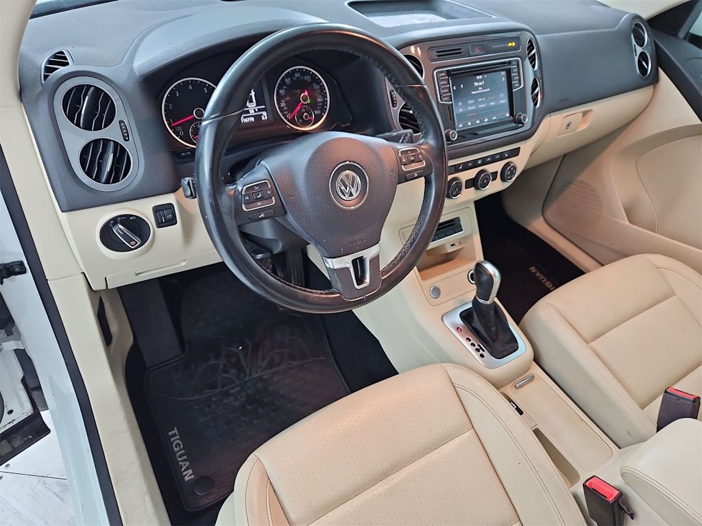 Thumbnail: 2017 Volkswagen Tiguan - 2