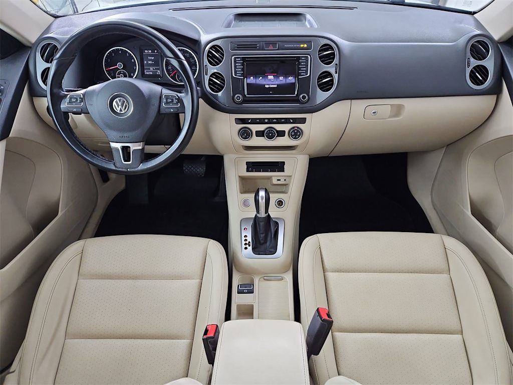 Thumbnail: 2017 Volkswagen Tiguan - 10