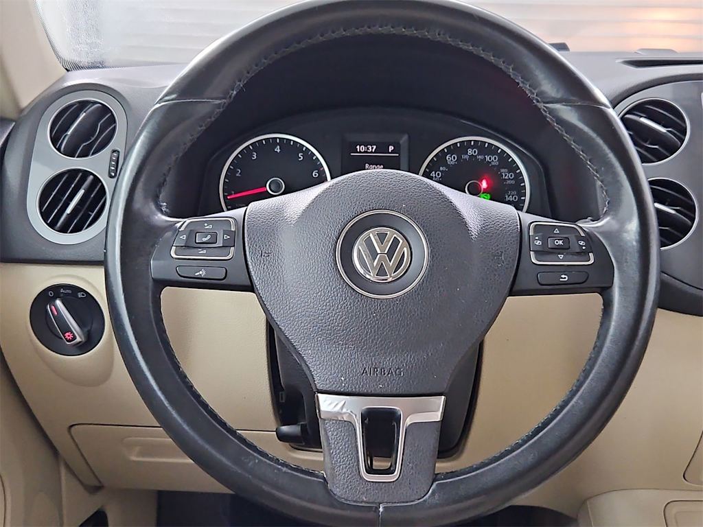 Thumbnail: 2017 Volkswagen Tiguan - 14