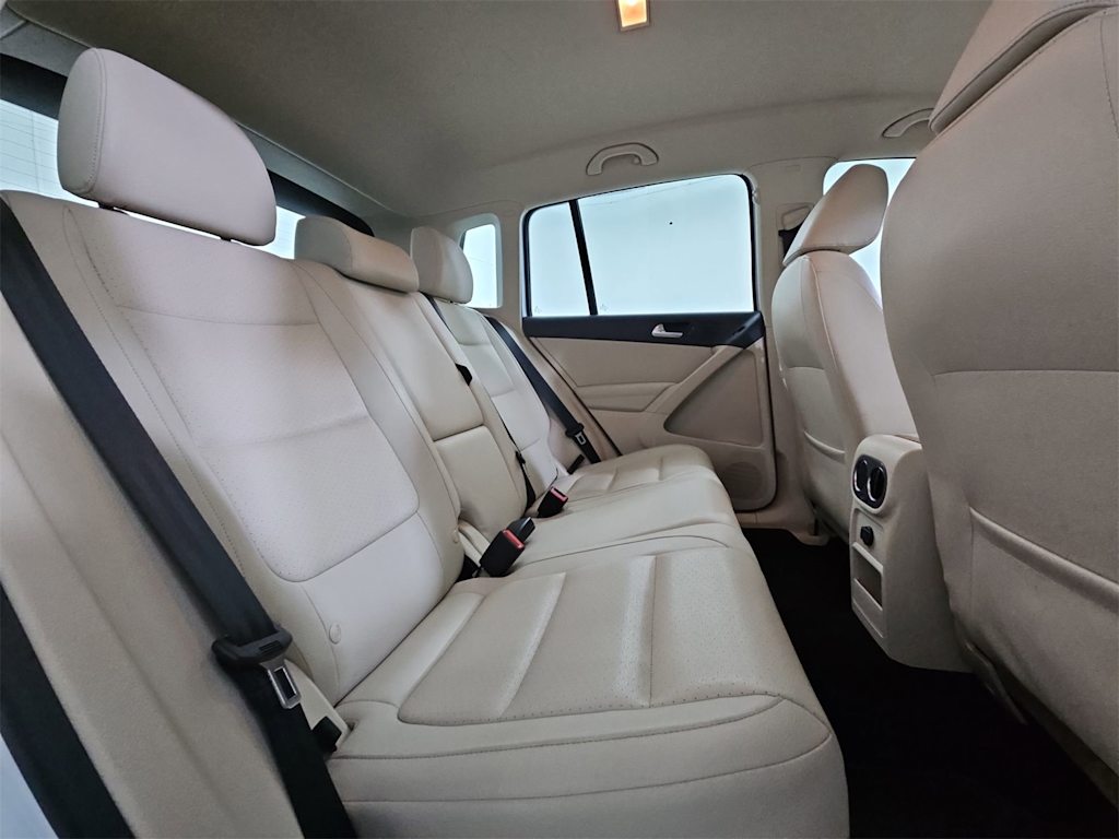 Thumbnail: 2017 Volkswagen Tiguan - 27