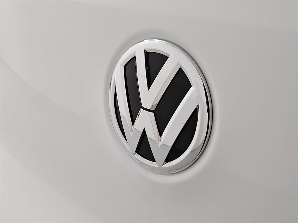 Thumbnail: 2017 Volkswagen Tiguan - 7