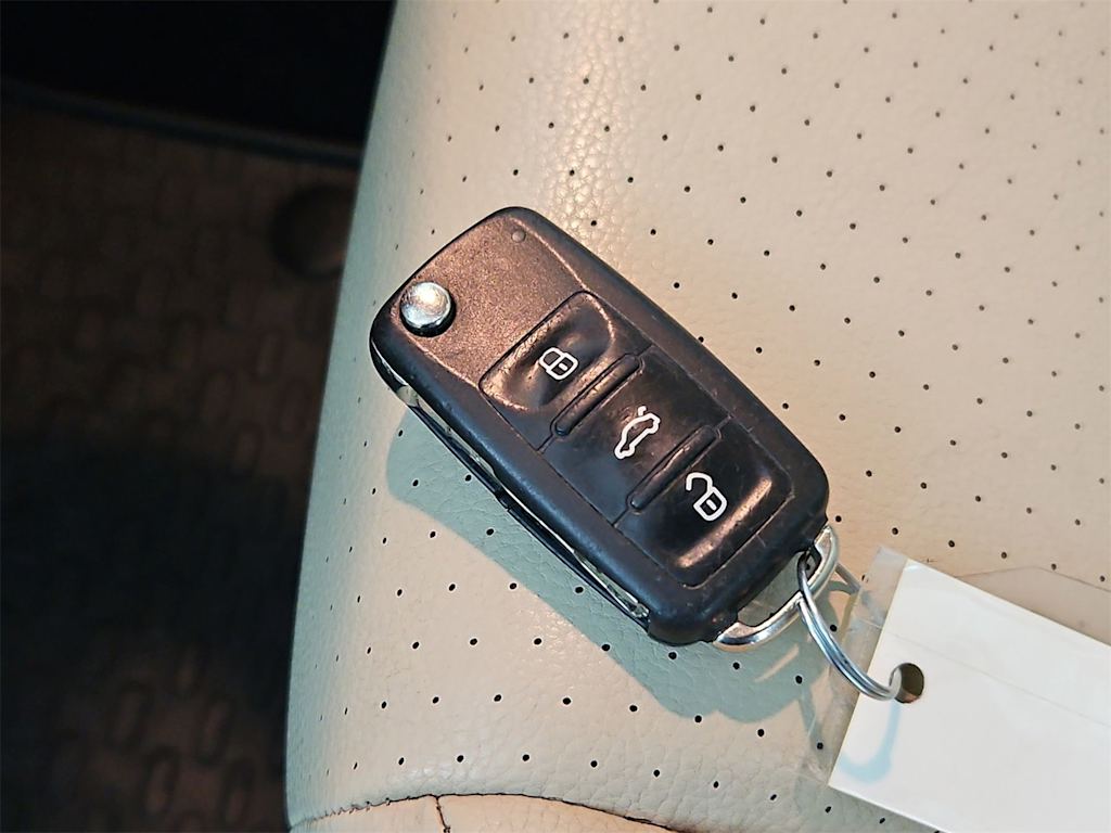 Thumbnail: 2017 Volkswagen Tiguan - 19