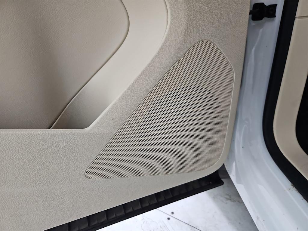 Thumbnail: 2017 Volkswagen Tiguan - 34