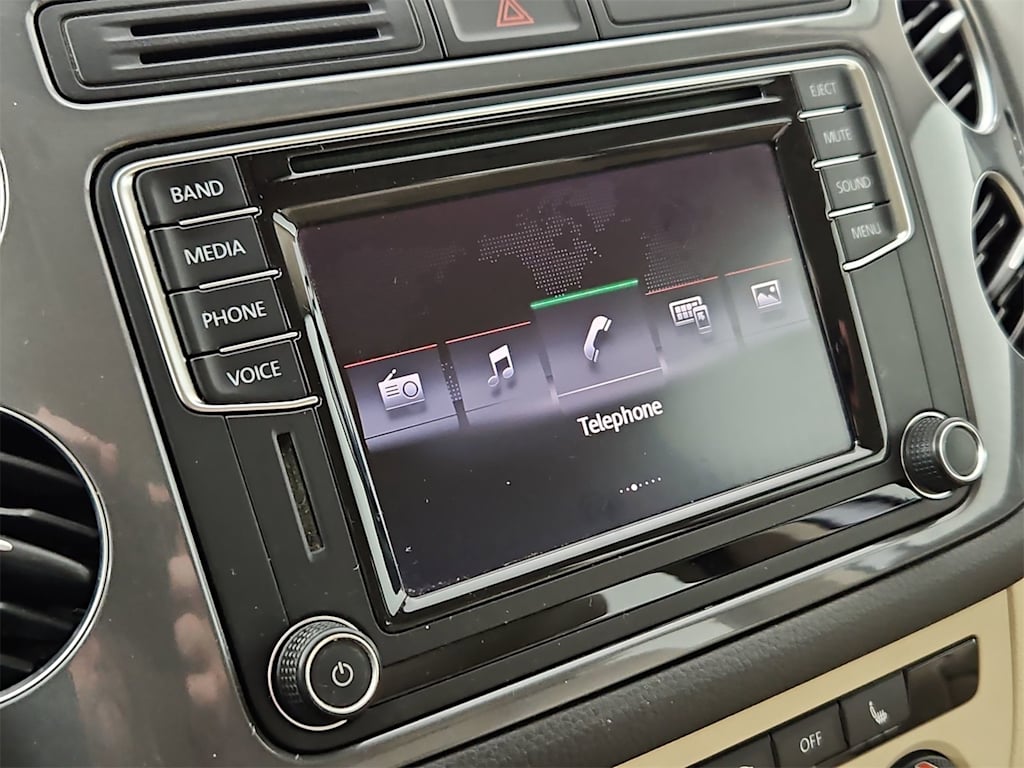 Thumbnail: 2017 Volkswagen Tiguan - 32