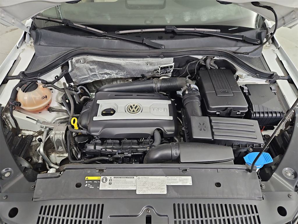 Thumbnail: 2017 Volkswagen Tiguan - 9