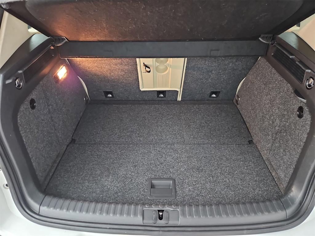 Thumbnail: 2017 Volkswagen Tiguan - 18