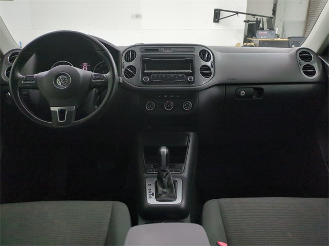 2014 Volkswagen Tiguan S 10