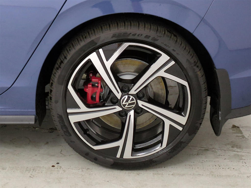 Thumbnail: 2025 Volkswagen Golf - 8