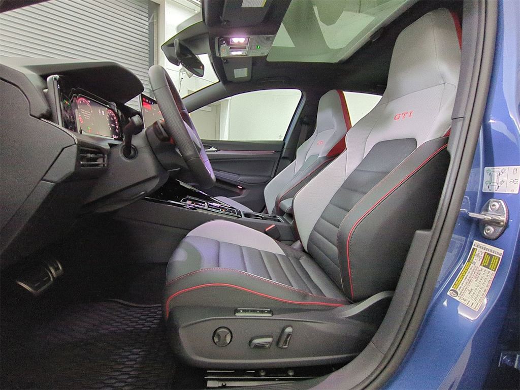 Thumbnail: 2025 Volkswagen Golf - 11