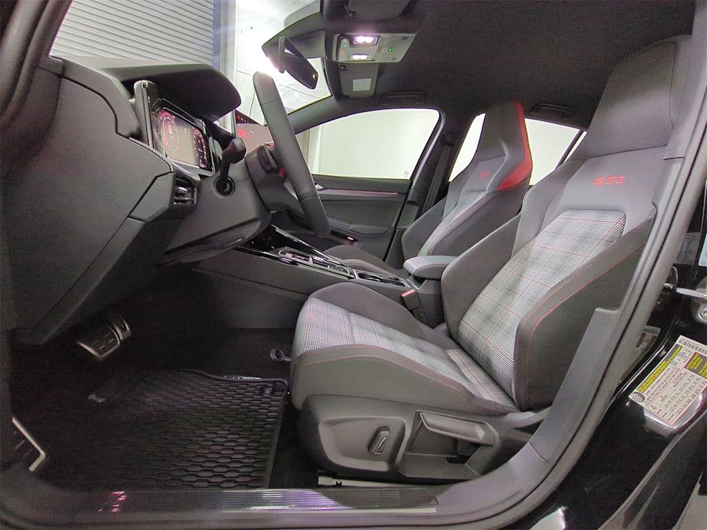 Thumbnail: 2025 Volkswagen Golf - 11