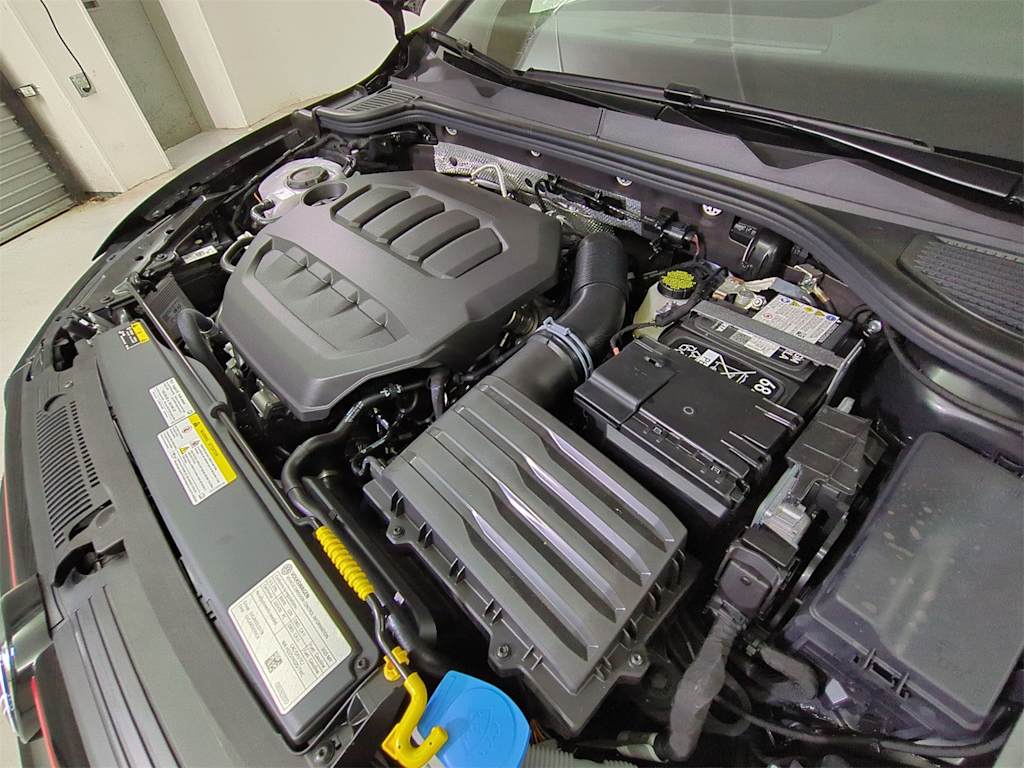 Thumbnail: 2025 Volkswagen Golf - 9