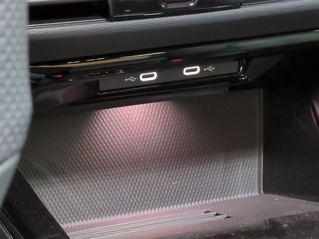 Thumbnail: 2025 Volkswagen Golf - 36